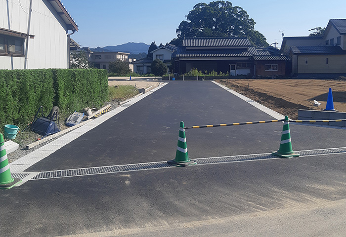 開発道路舗装工事