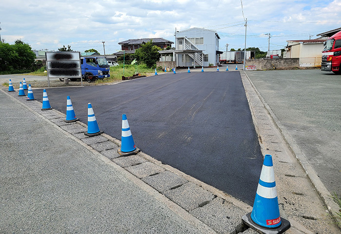 大型トラックレーン舗装工事